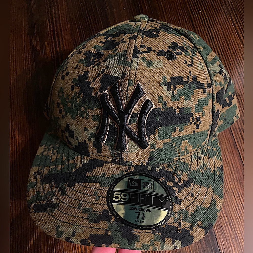 YANKEE baseball hat; New Era Armed Forced edition